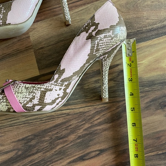 BCBGeneration snake print heels - Picture 9 of 9